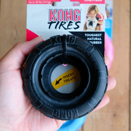 蝦皮--美國KONG Extreme 黑色耐咬輪胎玩具 (S)