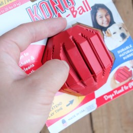 蝦皮--美國KONG Stuff‑a‑Ball  零食填充球(S)
